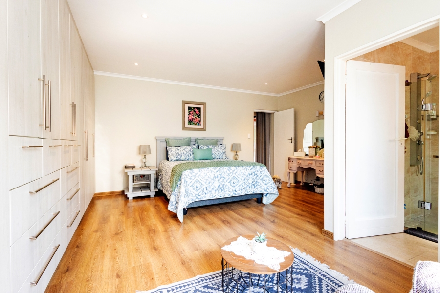 4 Bedroom Property for Sale in Stellenridge Western Cape